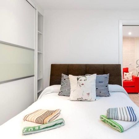 Vialia Apartamentos Suites Malaga Ngoại thất bức ảnh